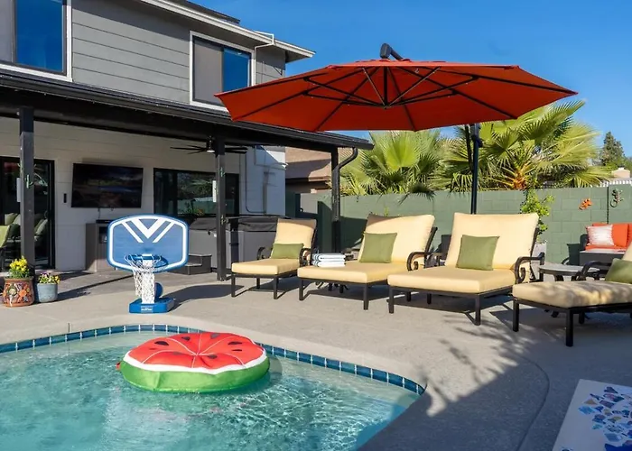 Holiday home Sonoran Luxe Oasis: Free Heatedpool-hottub-mister Glendale