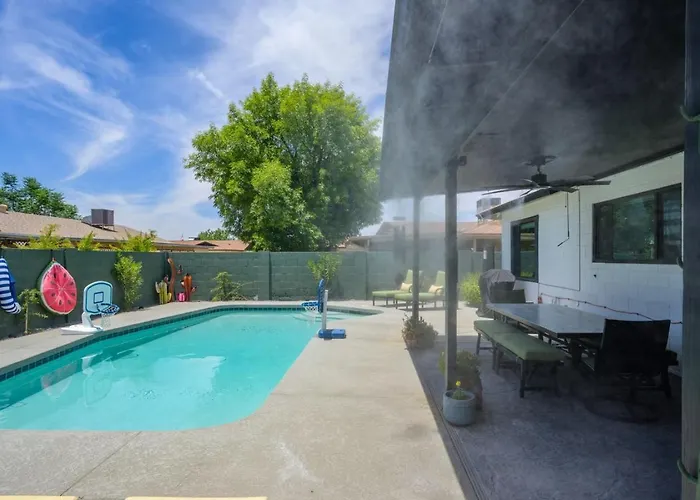 Sonoran Luxe Oasis: Free Heatedpool-hottub-mister Holiday home Glendale