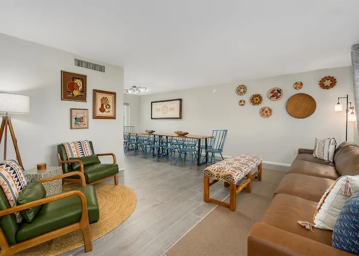 Sonoran Luxe Oasis: Free Heatedpool-hottub-mister Holiday home Glendale